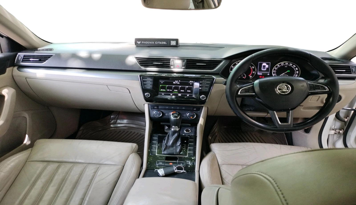 2016 Skoda Superb ELEGANCE 1.8 TSI AT, Petrol, Automatic, 1,25,898 km, interior