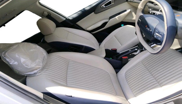 2025 KIA Carens Clavis HTX Plus 1.5 Turbo Petrol 6STR MT, Petrol, Manual, 8,452 km, interior