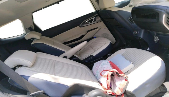 2025 KIA Carens Clavis HTX Plus 1.5 Turbo Petrol 6STR MT, Petrol, Manual, 8,452 km, interior