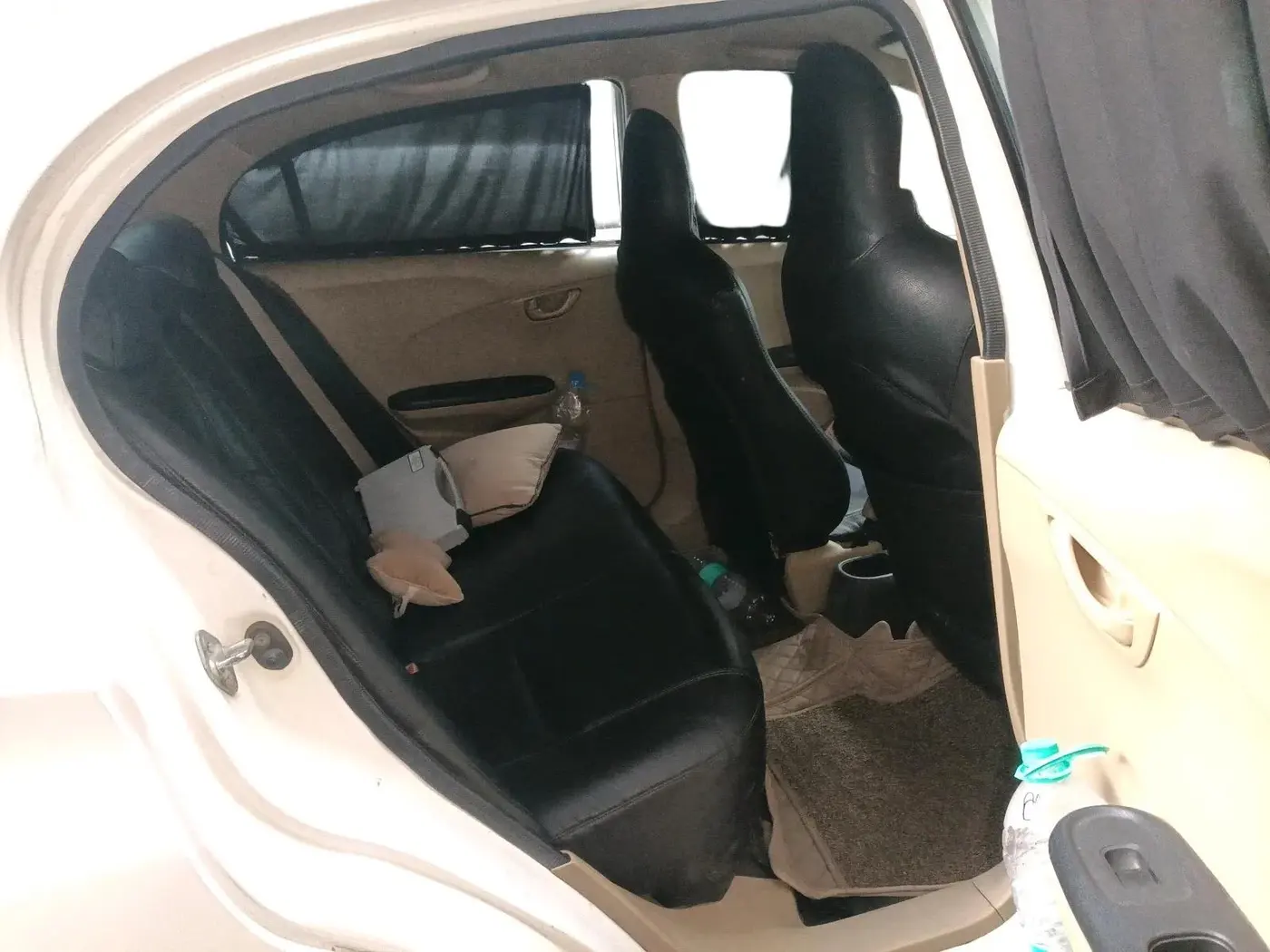 2015 Honda Amaze 1.2L I-VTEC S, Petrol, Manual, 1,76,474 km, interior