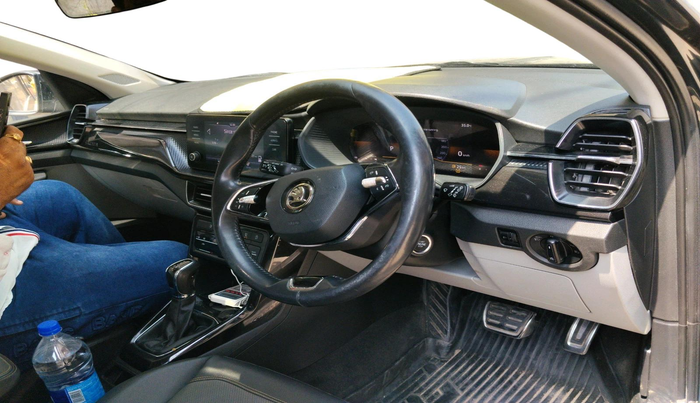 2022 Skoda KUSHAQ STYLE 1.0L TSI AT, Petrol, Automatic, 1,07,379 km, interior