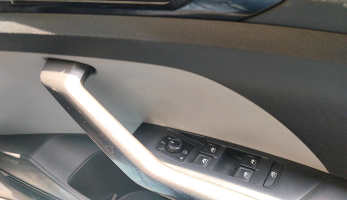 2022 Skoda KUSHAQ STYLE 1.0L TSI AT, Petrol, Automatic, 1,07,379 km, interior