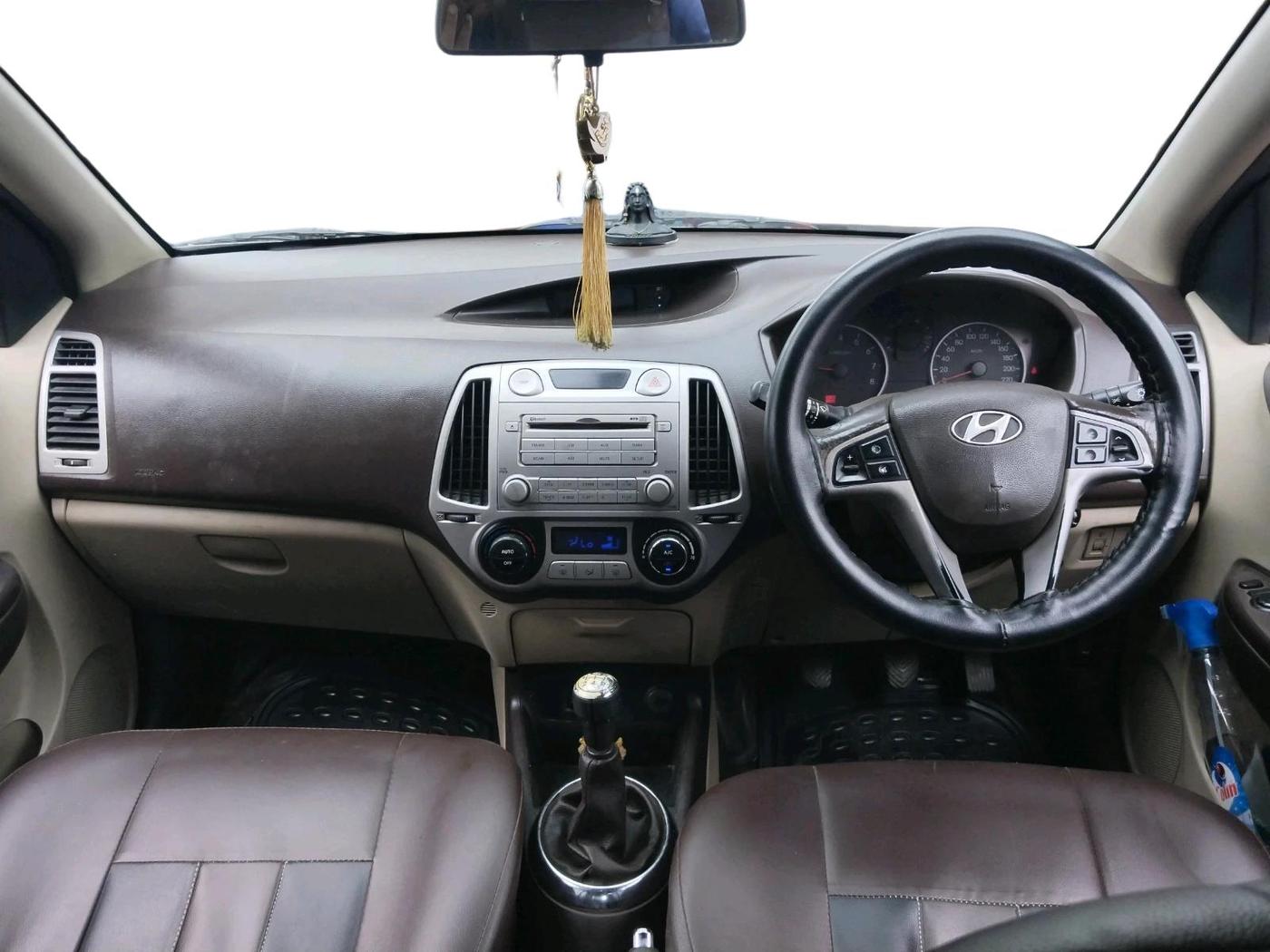 2011 Hyundai i20 ASTA 1.2, Petrol, Manual, 1,28,716 km, interior