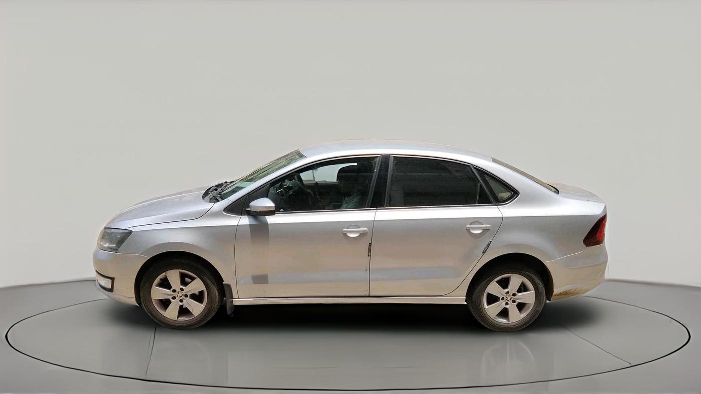 2018 Skoda Rapid AMBITION 1.6 MPI MT, Petrol, Manual, 57,307 km, exterior