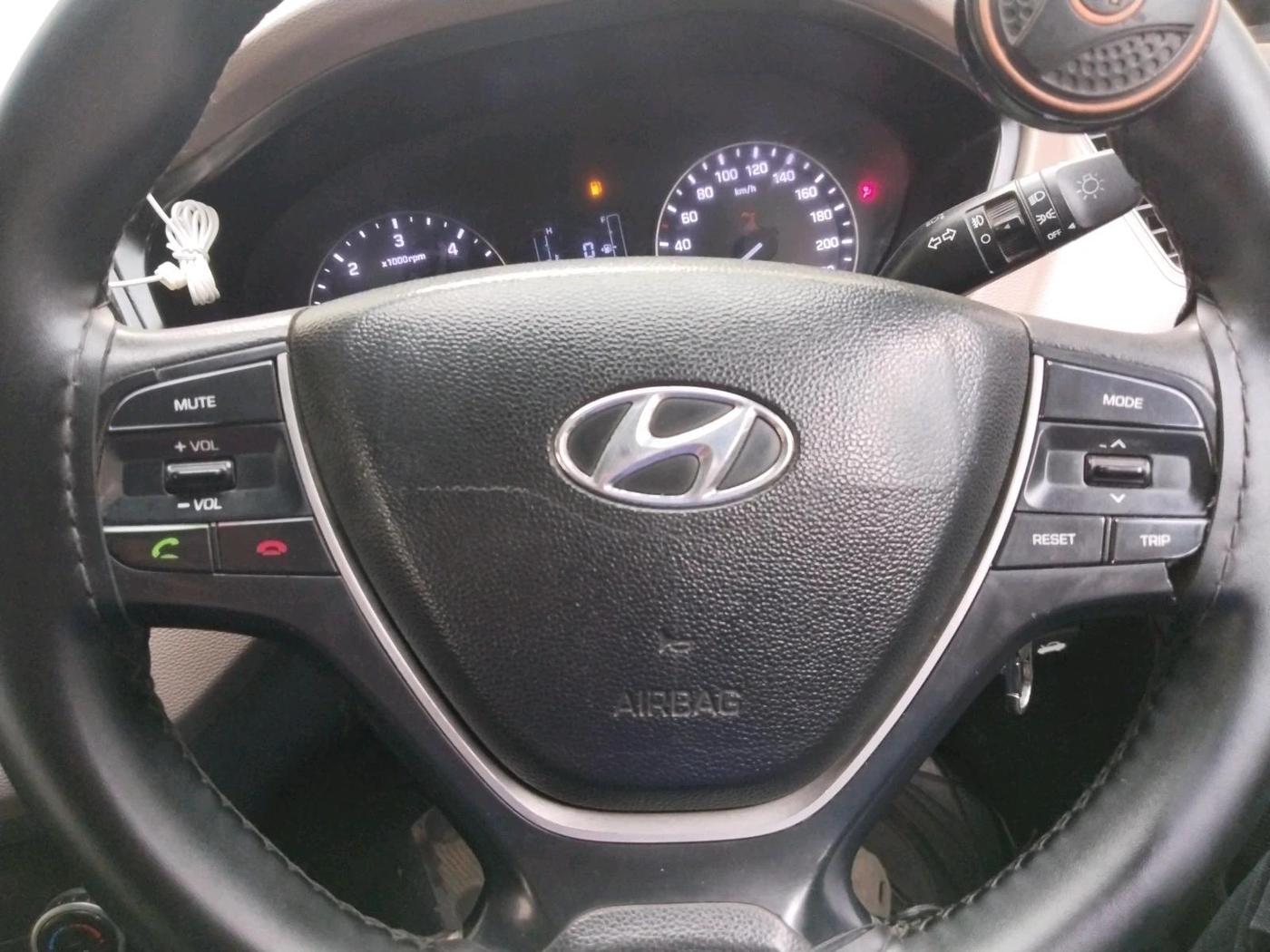 2015 Hyundai Elite i20 SPORTZ 1.4 CRDI, Diesel, Manual, 86,816 km, interior
