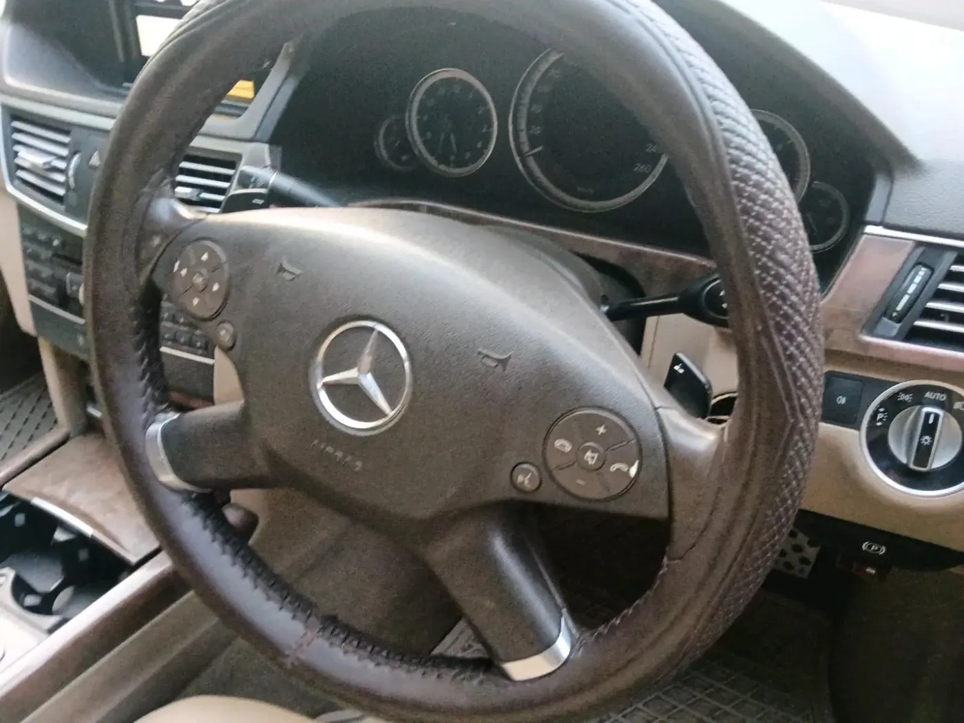 2012 Mercedes Benz E Class E 220 CDI ELEGANCE, Diesel, Automatic, 1,39,213 km, interior