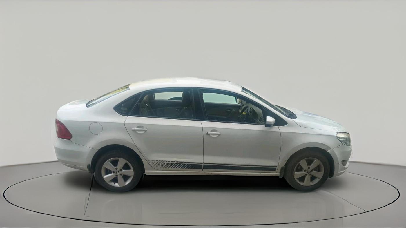 2016 Skoda Rapid AMBITION 1.6 MPI MT, Petrol, Manual, 87,969 km, exterior