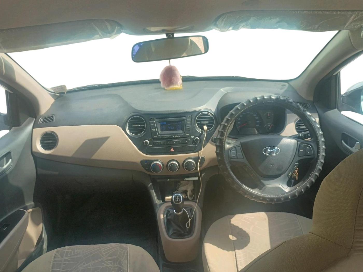 2015 Hyundai Xcent S 1.2, Petrol, Manual, 41,980 km, interior