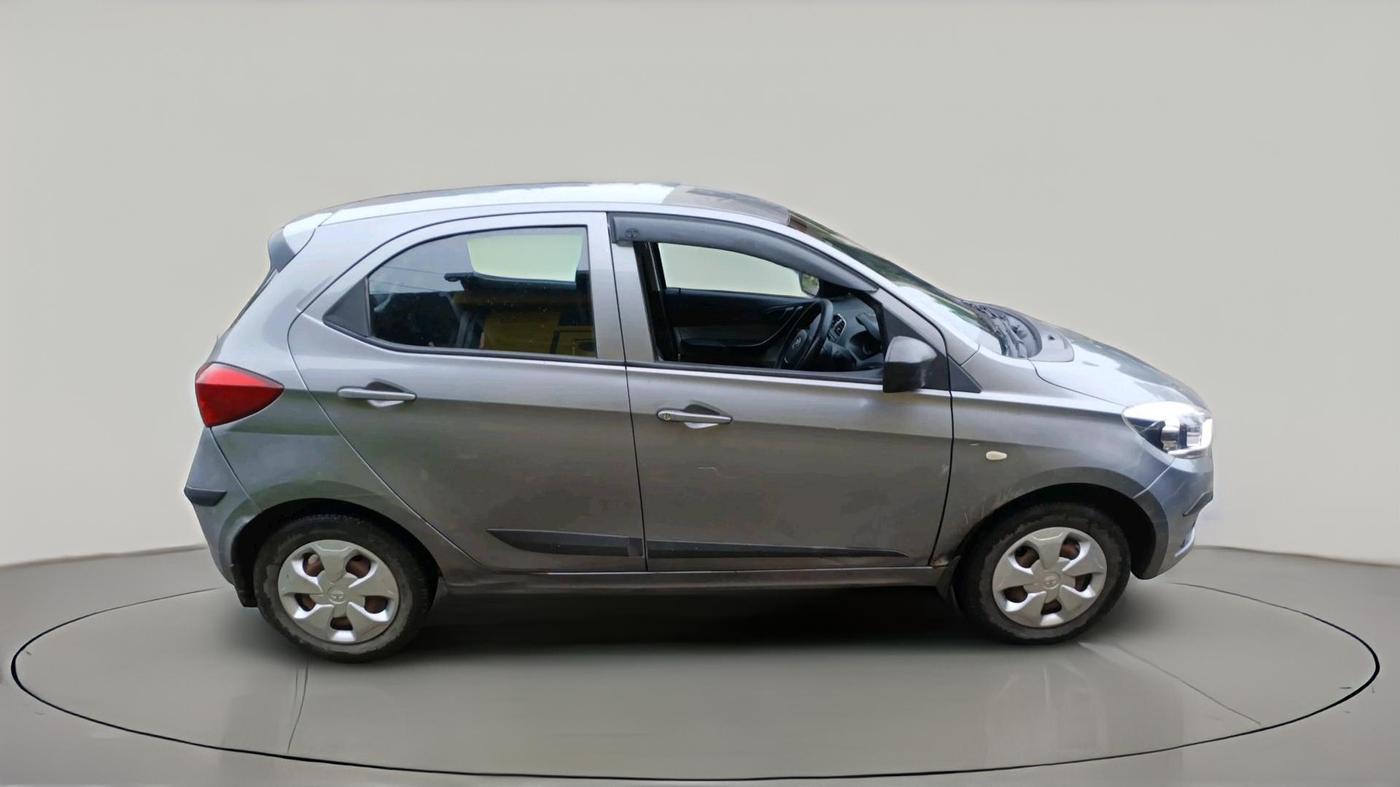 2018 Tata Tiago XT PETROL, Petrol, Manual, 54,756 km, exterior