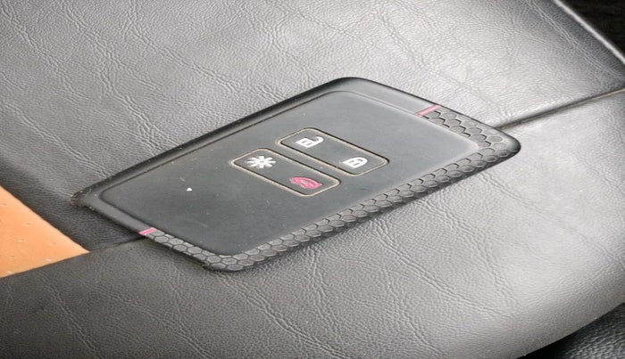 2020 Renault TRIBER RXZ, Petrol, Manual, 56,208 km, interior