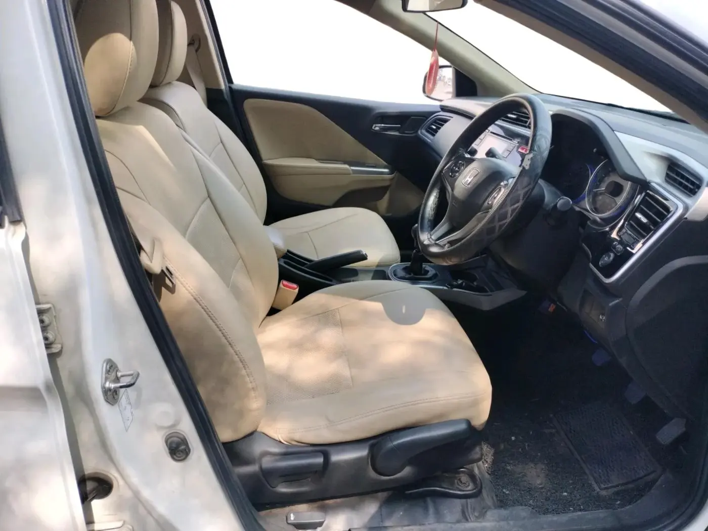 2016 Honda City 1.5L I-VTEC VX, Petrol, Manual, 1,25,001 km, interior