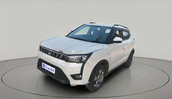 2022 Mahindra XUV300 W6 1.2 PETROL, Petrol, Manual, 58,641 km, exterior