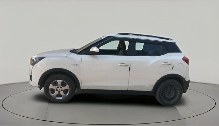 2022 Mahindra XUV300 W6 1.2 PETROL, Petrol, Manual, 58,641 km, exterior