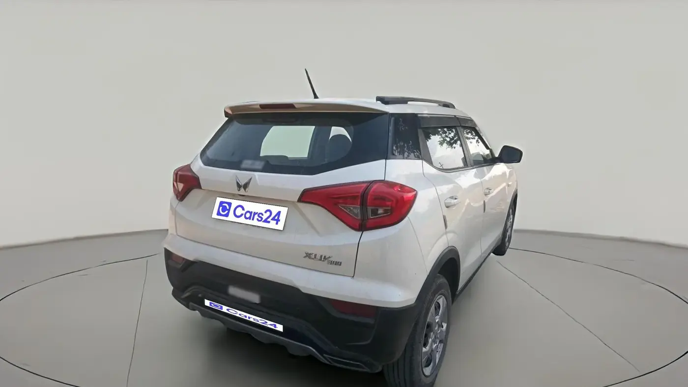 2022 Mahindra XUV300 W6 1.2 PETROL, Petrol, Manual, 58,641 km, exterior