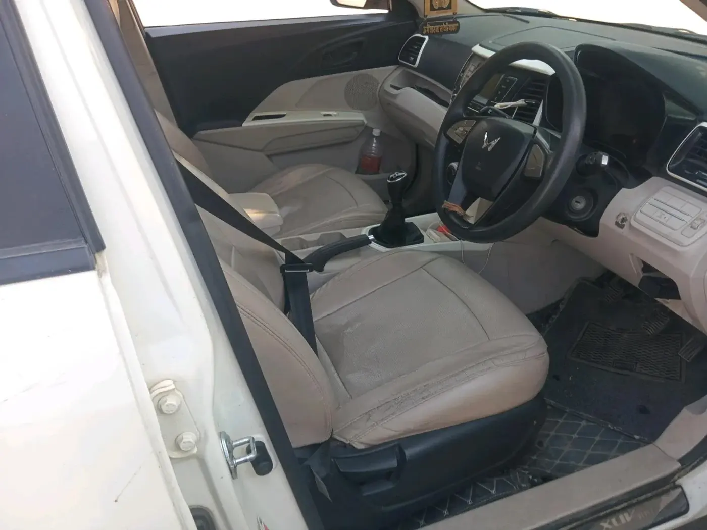 2022 Mahindra XUV300 W6 1.2 PETROL, Petrol, Manual, 58,641 km, interior