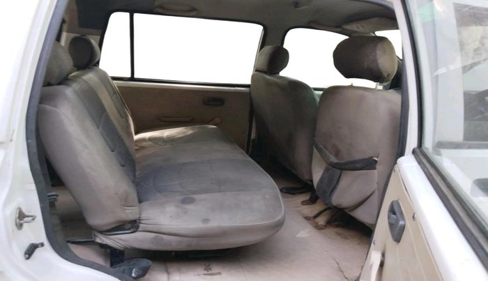 2012 Chevrolet Tavera NEO 3 MAX 10 STR BS III, Diesel, Manual, 1,61,358 km, interior