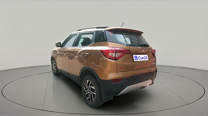 2022 Mahindra XUV300 W8 1.2 PETROL, Petrol, Manual, 15,509 km, exterior