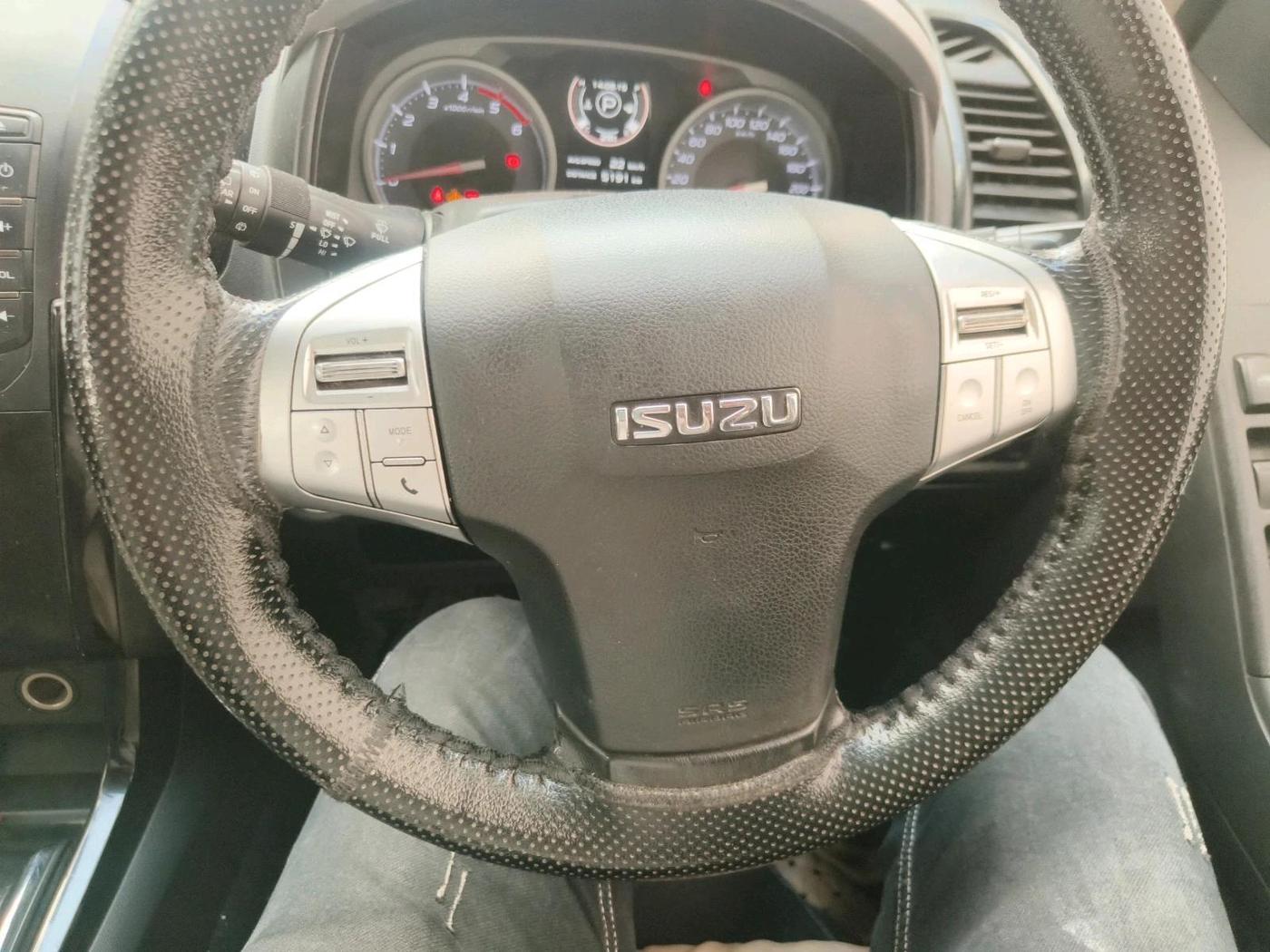 2017 ISUZU MU-X 4x2 AT, Diesel, Automatic, 1,45,516 km, interior