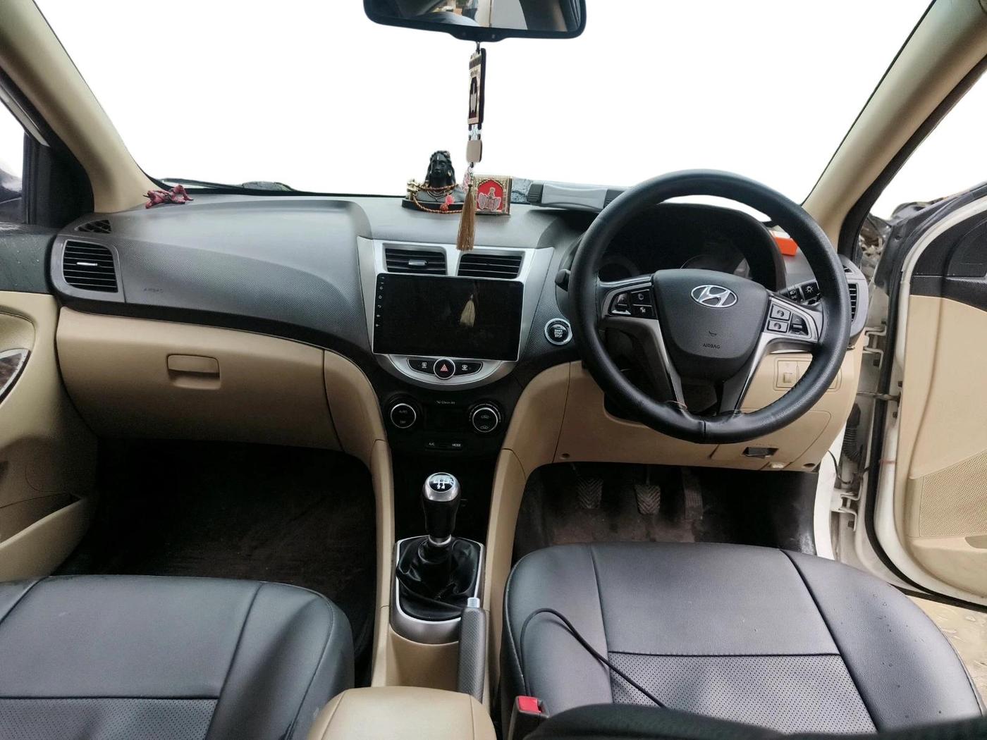 2016 Hyundai Verna 1.6 VTVT SX, Petrol, Manual, 67,274 km, interior
