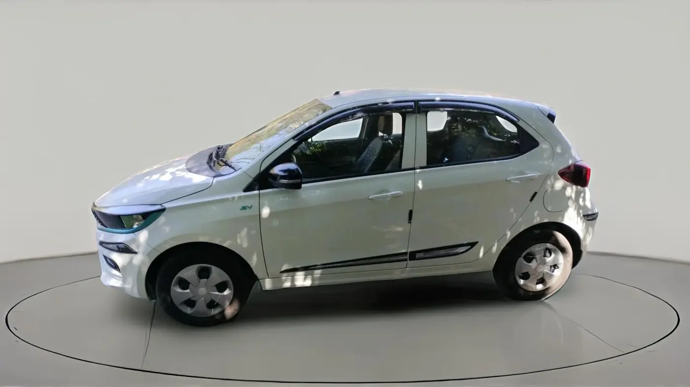 2024 Tata TIAGO EV XT LONG RANGE, Electric, Automatic, 4,679 km, exterior