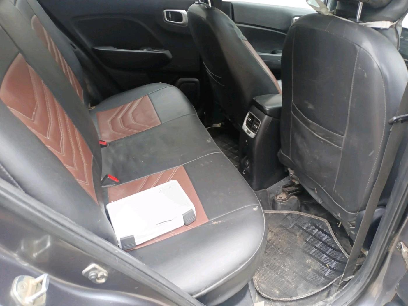 2021 Hyundai VENUE SX 1.0 TURBO, Petrol, Manual, 79,341 km, interior