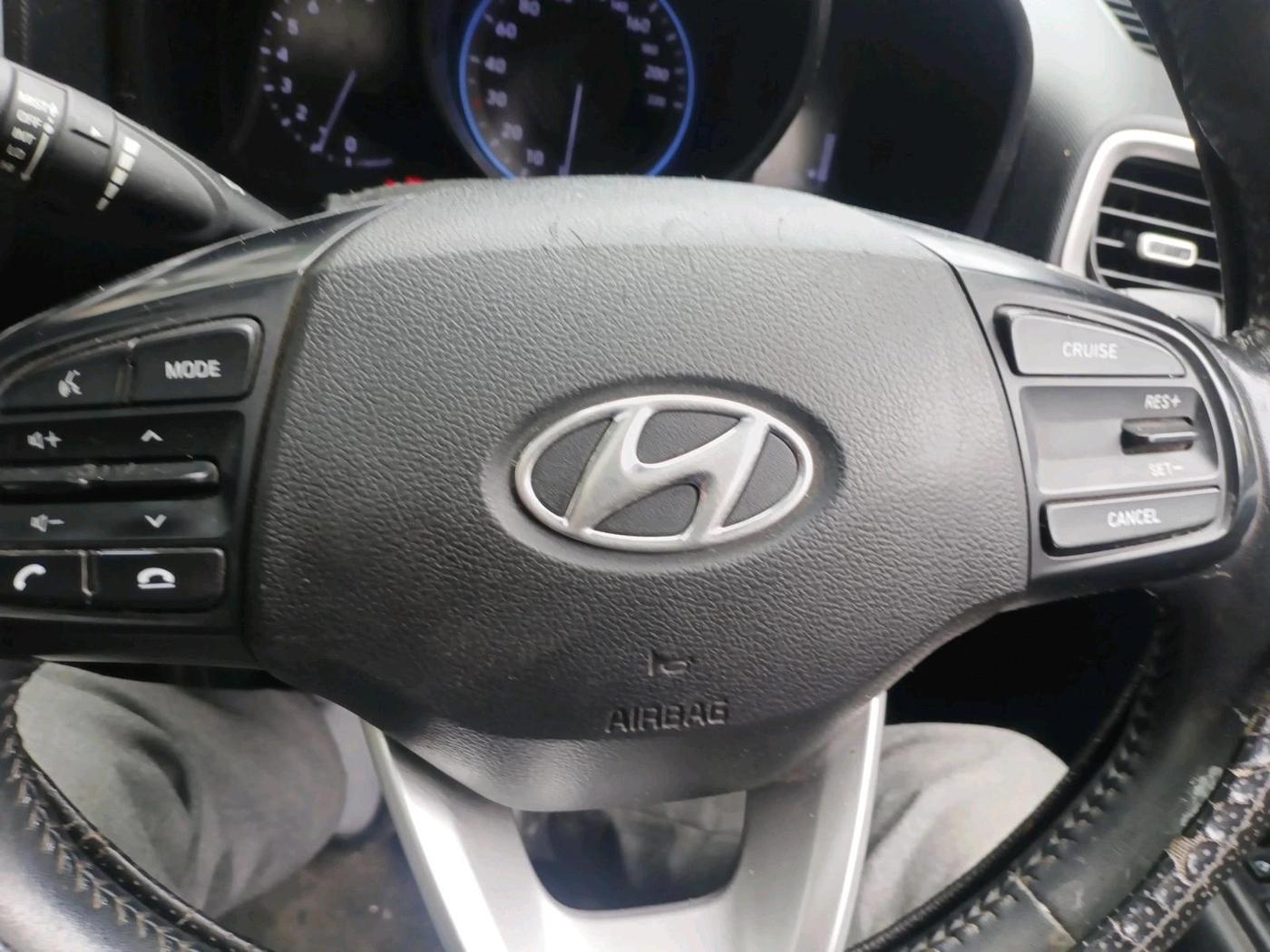 2021 Hyundai VENUE SX 1.0 TURBO, Petrol, Manual, 79,341 km, interior