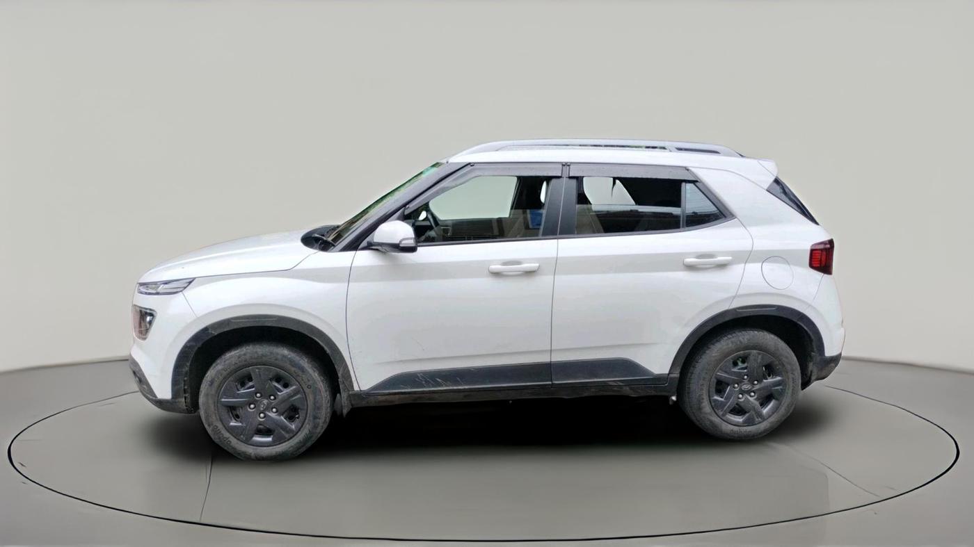 2022 Hyundai VENUE S+ 1.2, Petrol, Manual, 57,021 km, exterior