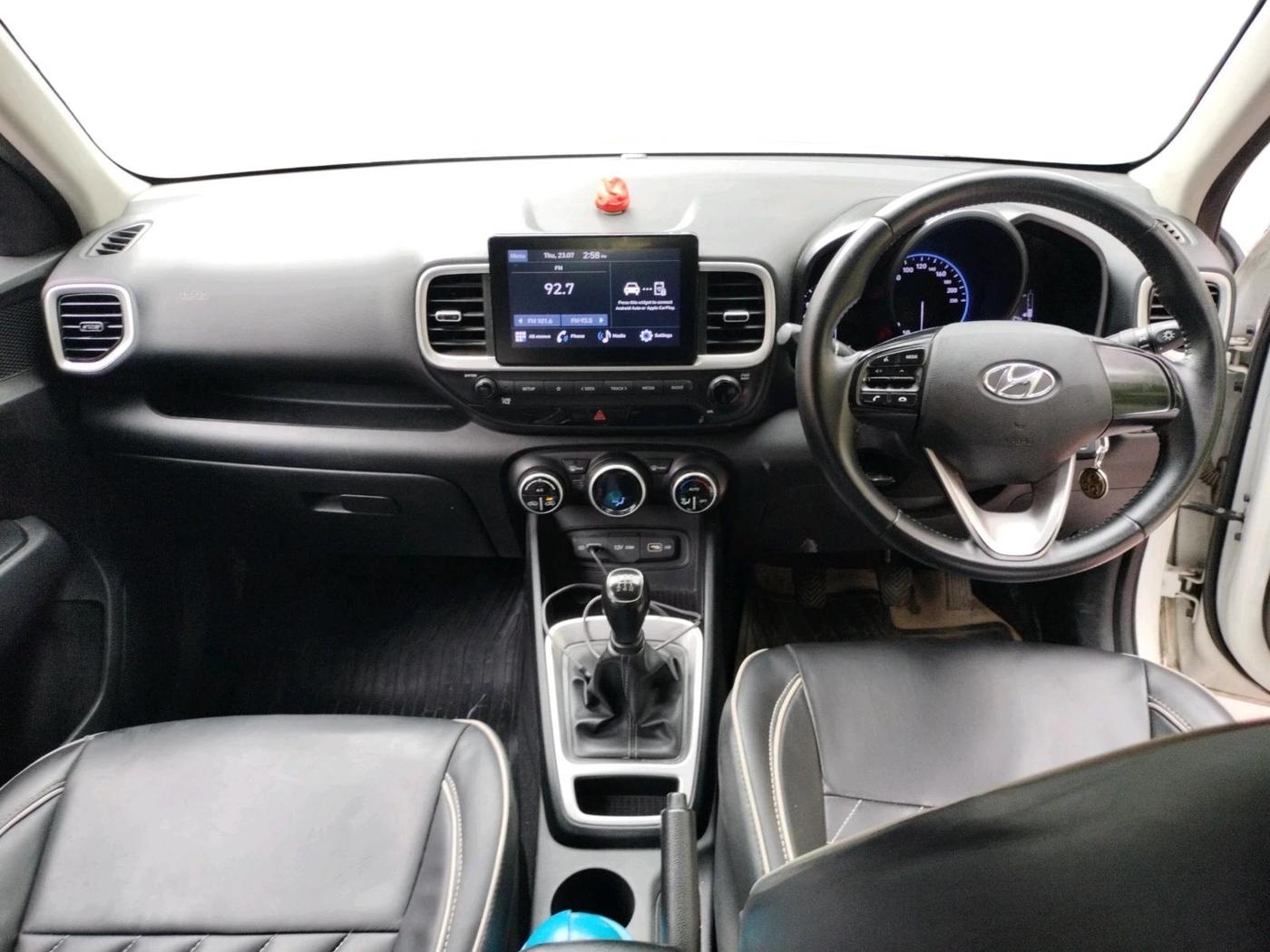 2022 Hyundai VENUE S+ 1.2, Petrol, Manual, 57,021 km, interior