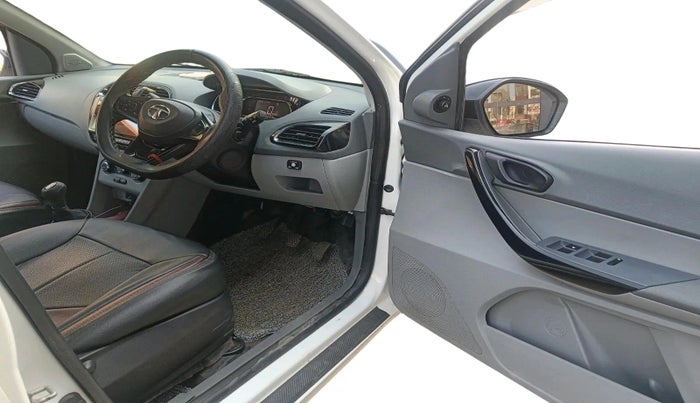 2022 Tata TIGOR XZ PETROL, CNG, Manual, 43,173 km, interior