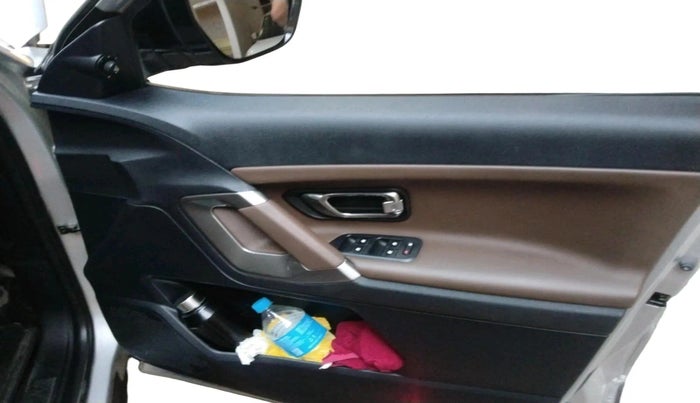 2019 Tata Harrier XZ 2.0L, Diesel, Manual, 44,446 km, interior