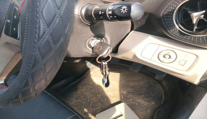 2019 Hyundai NEW SANTRO SPORTZ MT, Petrol, Manual, 1,14,093 km, interior