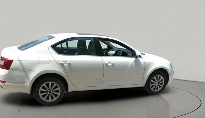 2015 Skoda Octavia ELEGANCE 2.0 TDI AT, Diesel, Automatic, 1,44,813 km, exterior