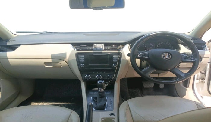 2015 Skoda Octavia ELEGANCE 2.0 TDI AT, Diesel, Automatic, 1,44,813 km, interior