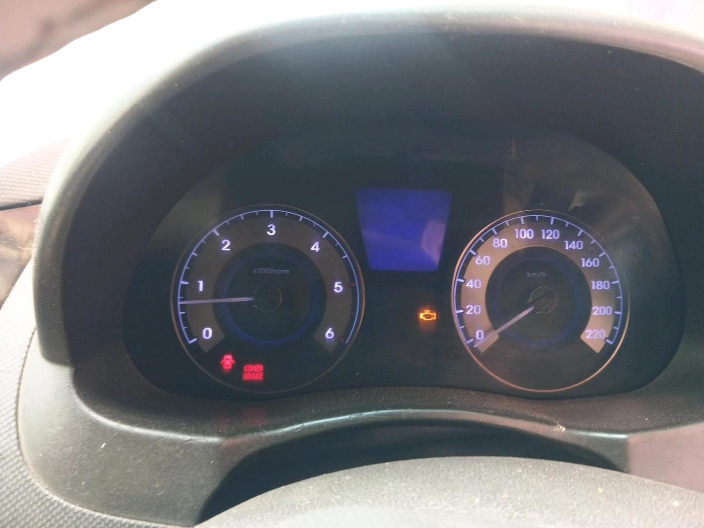 2012 Hyundai Verna FLUIDIC 1.6 CRDI SX, Diesel, Manual, 9,00,001 km, interior