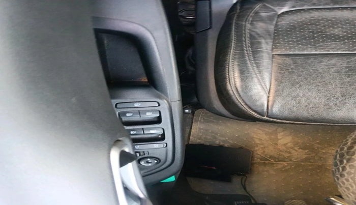 2020 Hyundai VENUE S 1.2, Petrol, Manual, 27,667 km, interior