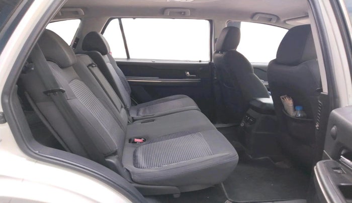 2017 Tata Hexa XMA 4X2 7 STR, Diesel, Automatic, 1,63,867 km, interior