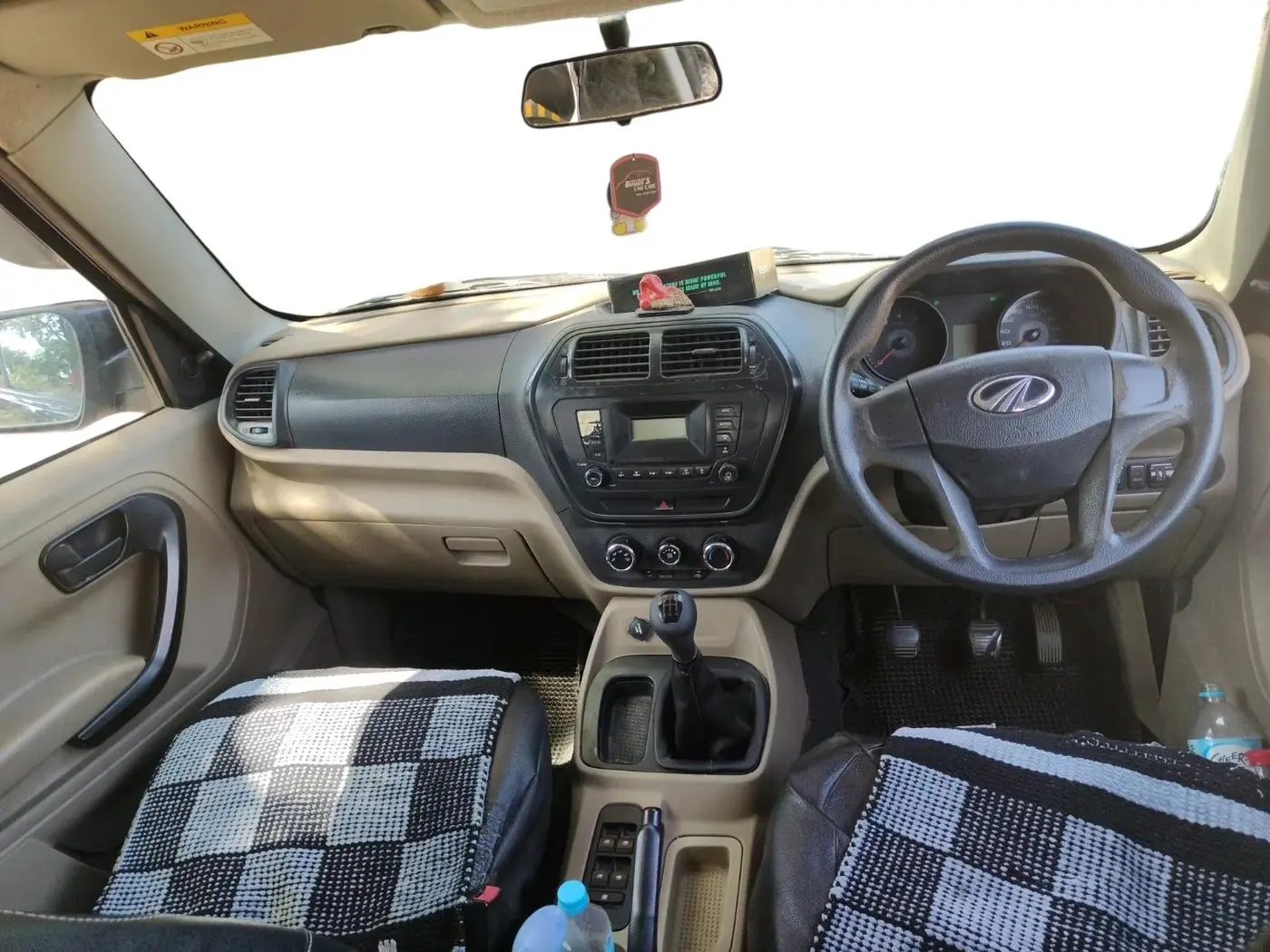 2016 Mahindra TUV300 T6 PLUS, Diesel, Manual, 1,04,402 km, interior