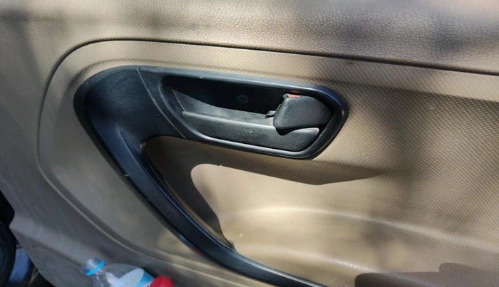 2016 Mahindra TUV300 T6 PLUS, Diesel, Manual, 1,04,402 km, interior