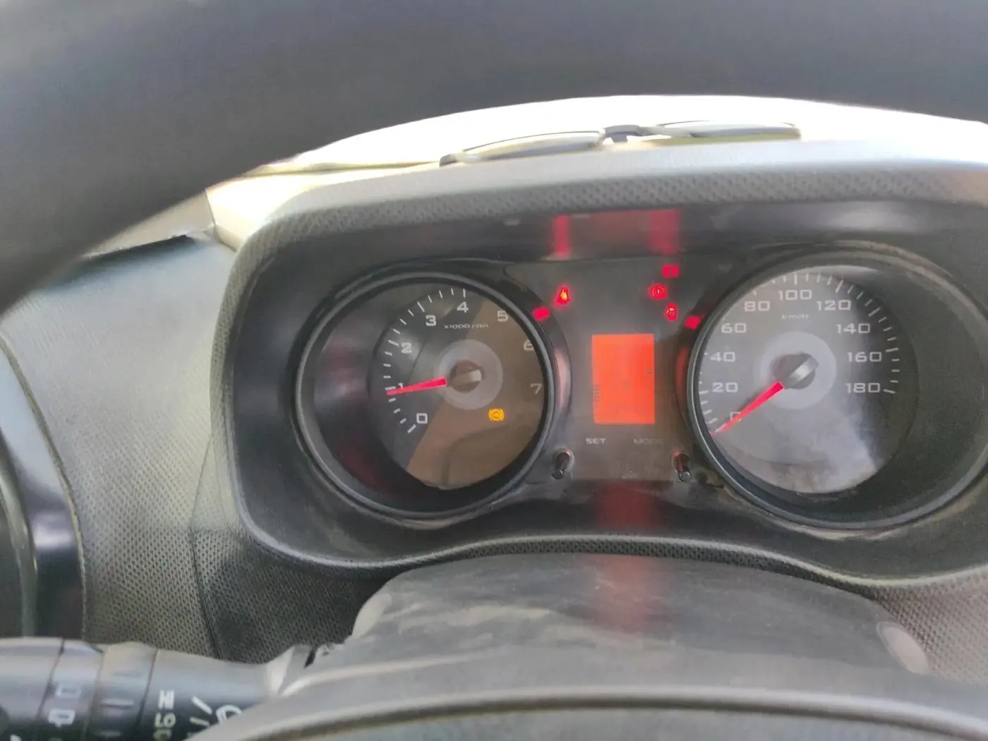 2016 Mahindra TUV300 T6 PLUS, Diesel, Manual, 1,04,402 km, interior