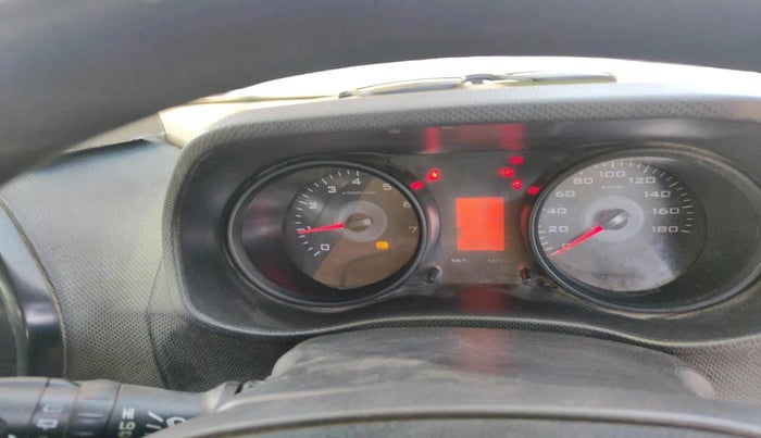 2016 Mahindra TUV300 T6 PLUS, Diesel, Manual, 1,04,402 km, interior