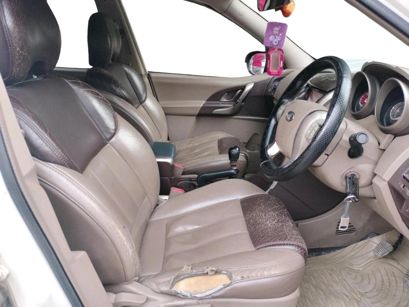 2012 Mahindra XUV500 W8, Diesel, Manual, 84,271 km, interior