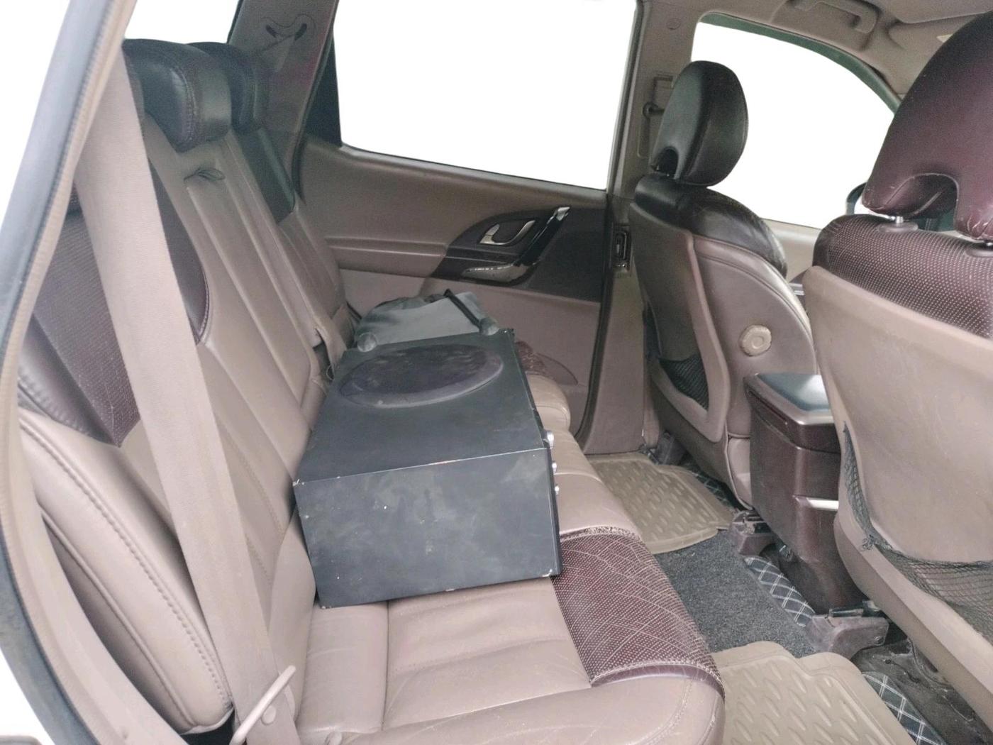 2012 Mahindra XUV500 W8, Diesel, Manual, 84,271 km, interior