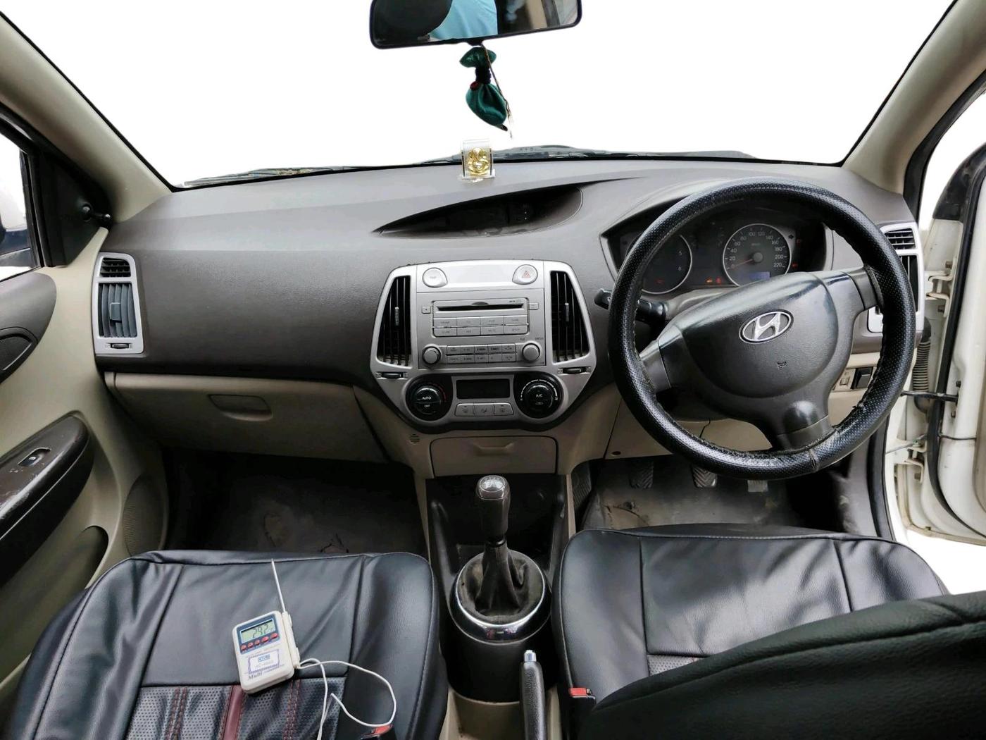 2011 Hyundai i20 MAGNA (O) 1.4 CRDI, Diesel, Manual, 98,479 km, interior