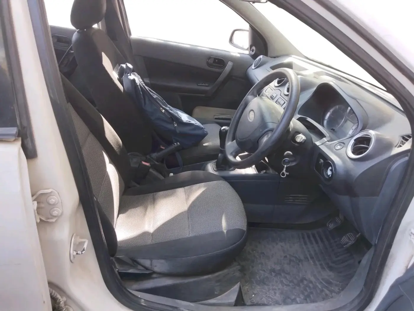 2014 Ford Fiesta AMBIENTE DIESEL, Diesel, Manual, 88,090 km, interior