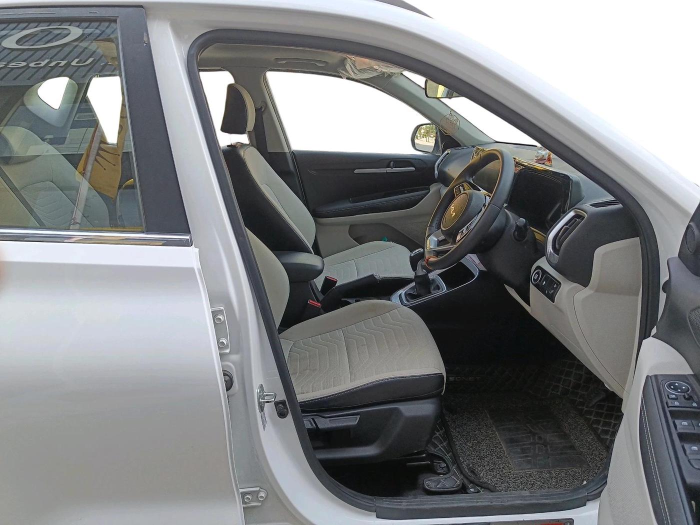 2023 KIA SONET HTX 1.0 IMT, Petrol, Manual, 8,503 km, interior