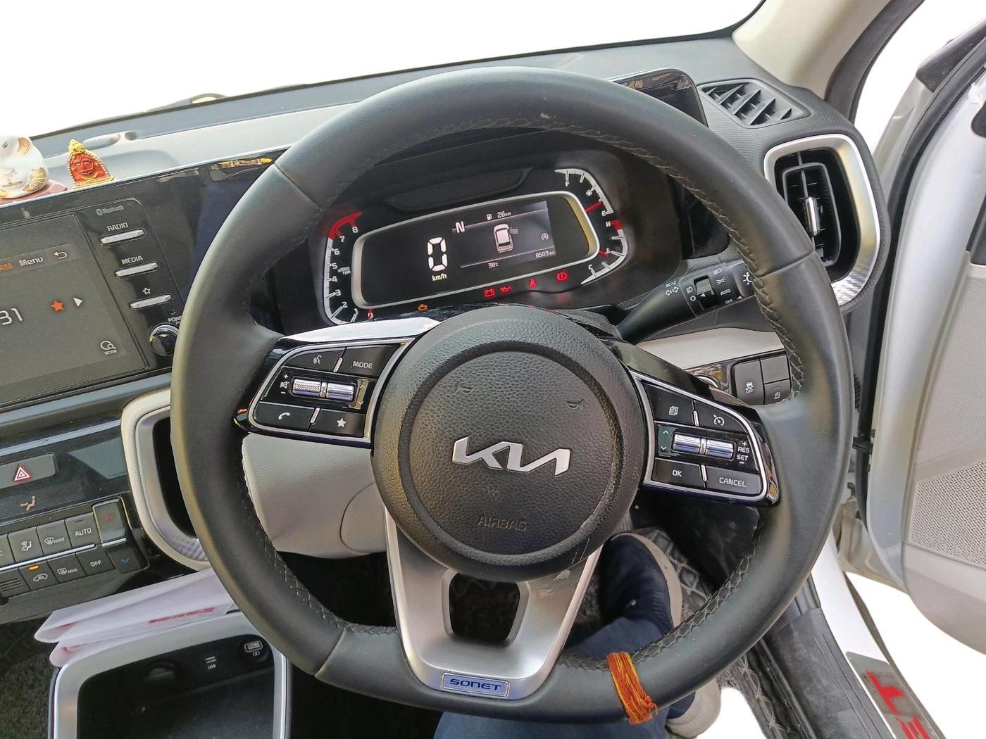 2023 KIA SONET HTX 1.0 IMT, Petrol, Manual, 8,503 km, interior