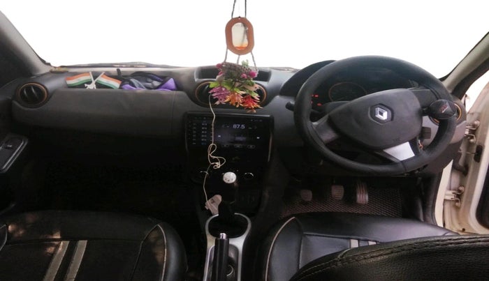 2015 Renault Duster 85 PS RXL DIESEL, Diesel, Manual, 1,22,351 km, interior