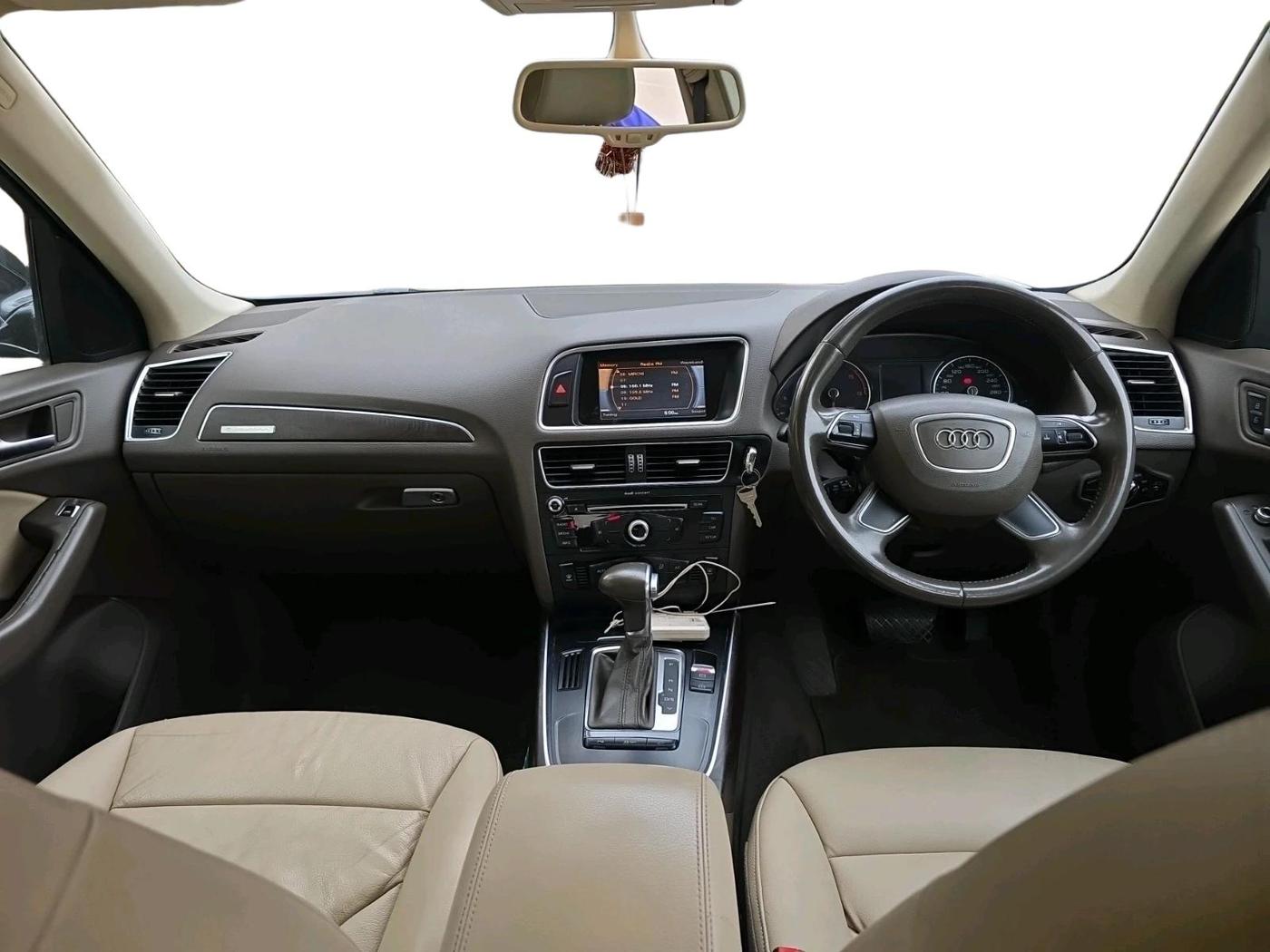 2015 Audi Q5 30 TDI PREMIUM, Diesel, Automatic, 1,03,766 km, interior