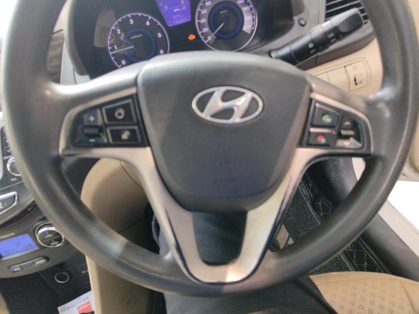 2014 Hyundai Verna FLUIDIC 1.6 CRDI SX, Diesel, Manual, 1,43,621 km, interior