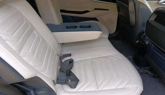 2022 KIA CARENS LUXURY PLUS 1.4 PETROL 7 STR, Petrol, Manual, 32,652 km, interior